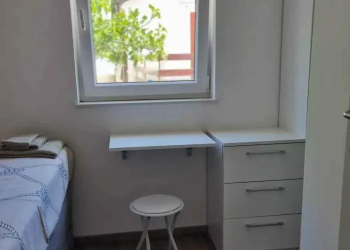 Vakantiehuis With A - C In 54777 Jadranovo